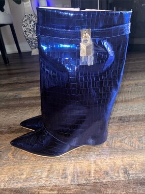 Fashion Nova Blue Croc-Embossed Pointed-Toe Heeled Boots with Gold Lock